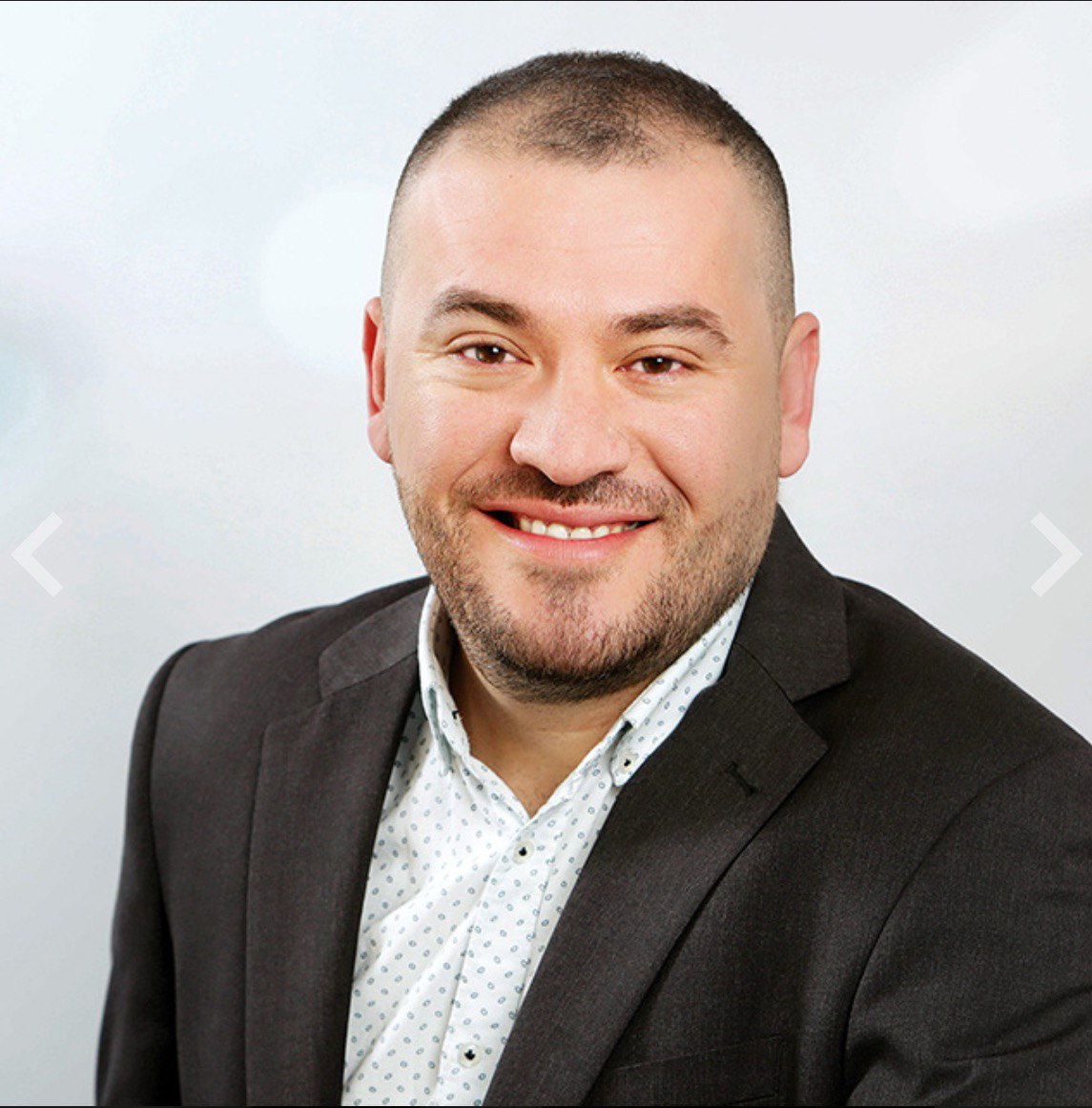 As an engineer and real estate investor, I have a deep understanding of the structure and nuances of the property market — I know what’s profitable and where the risks lie.
What truly impressed me about Doktorhaus is their concept of joint purchasing — a smart approach where a group of investors joins forces to buy together. This unlocks better terms, more attractive pricing, and benefits that even seasoned solo investors rarely achieve.
Working with Doktorhaus was smooth, transparent, and well-structured. For the first time, I truly felt that real estate investment could be collaborative, secure, and of the highest quality.